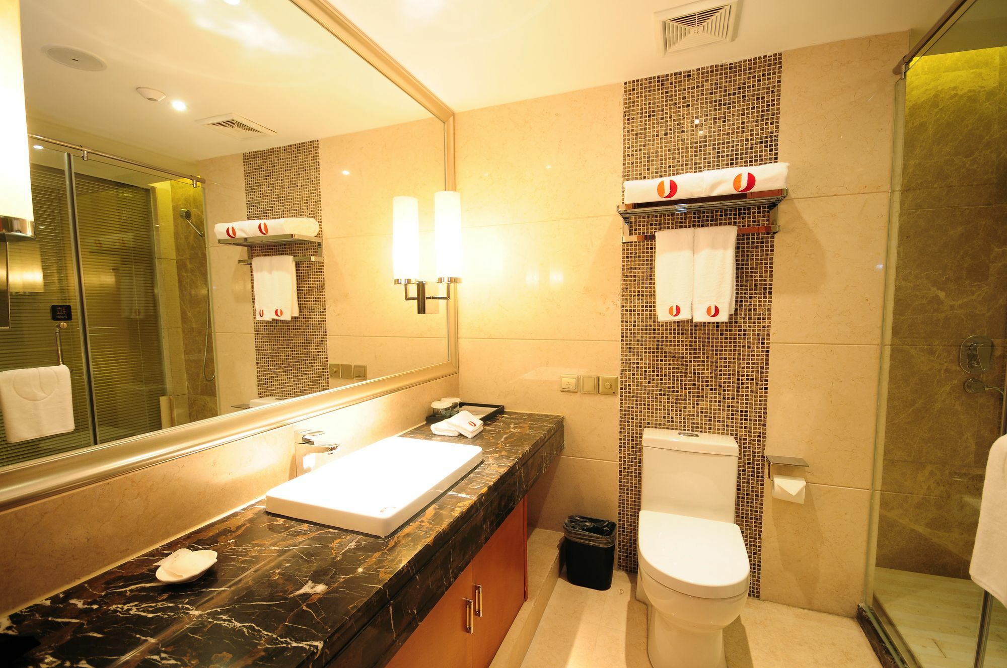 Airport Jianguo Hotel Csengtu Kültér fotó