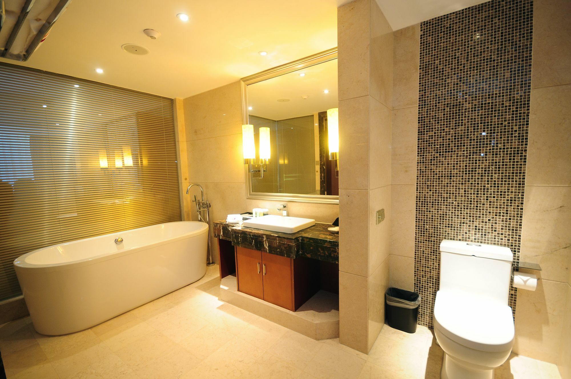 Airport Jianguo Hotel Csengtu Kültér fotó
